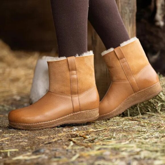 NEW Dansko McKenzie Shearling-Lined Boots - Leather For Women in tan 1025 8s4 - Picture 1 of 9